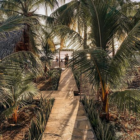 Nimbu Beachhouse Transito Luaran gambar