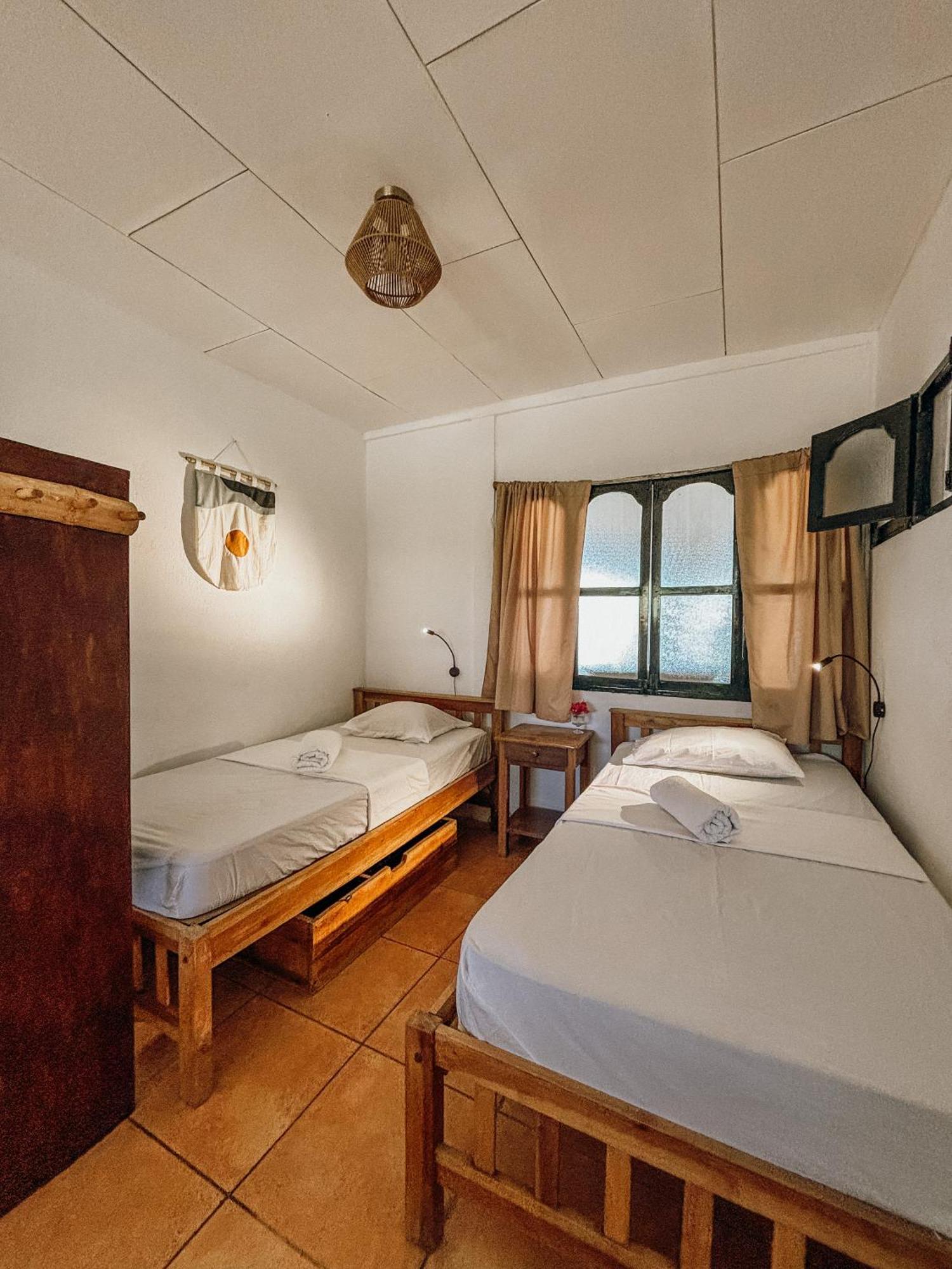 Nimbu Beachhouse Transito Luaran gambar