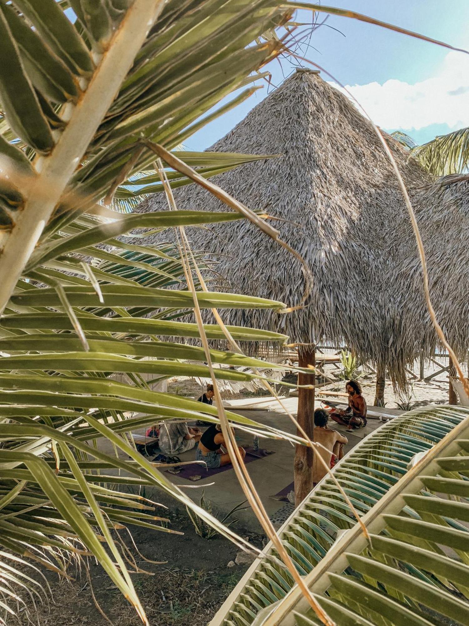 Nimbu Beachhouse Transito Luaran gambar