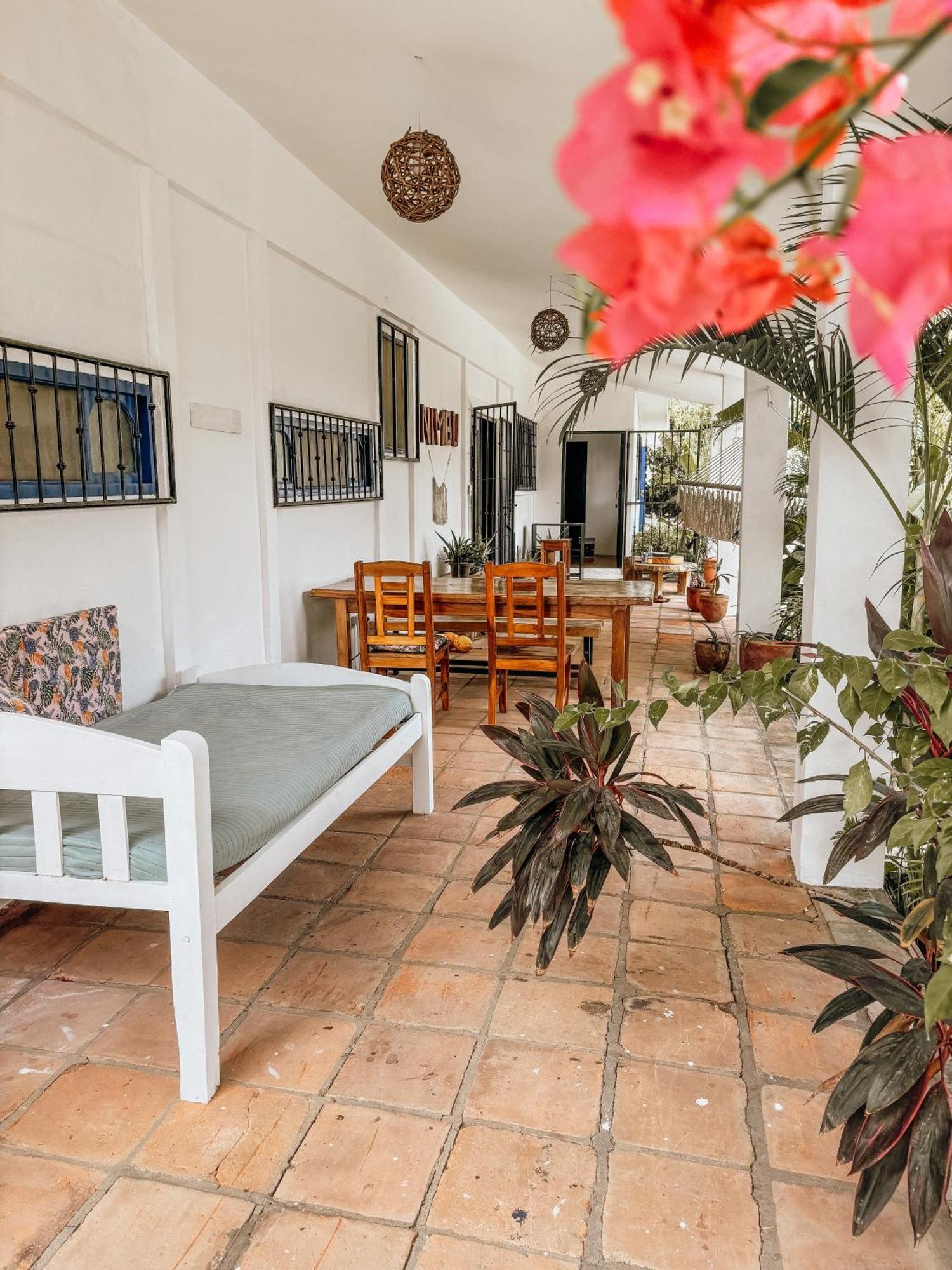 Nimbu Beachhouse Transito Luaran gambar