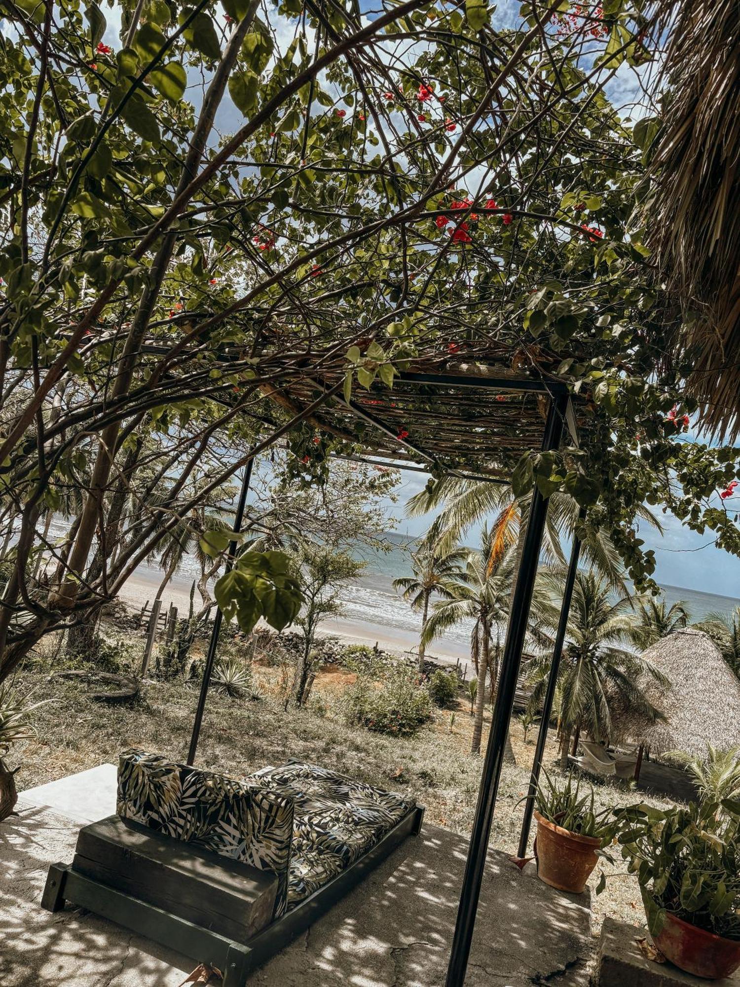 Nimbu Beachhouse Transito Luaran gambar