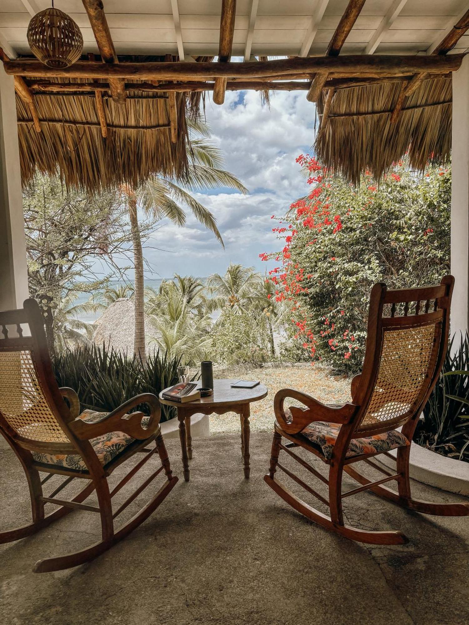 Nimbu Beachhouse Transito Luaran gambar