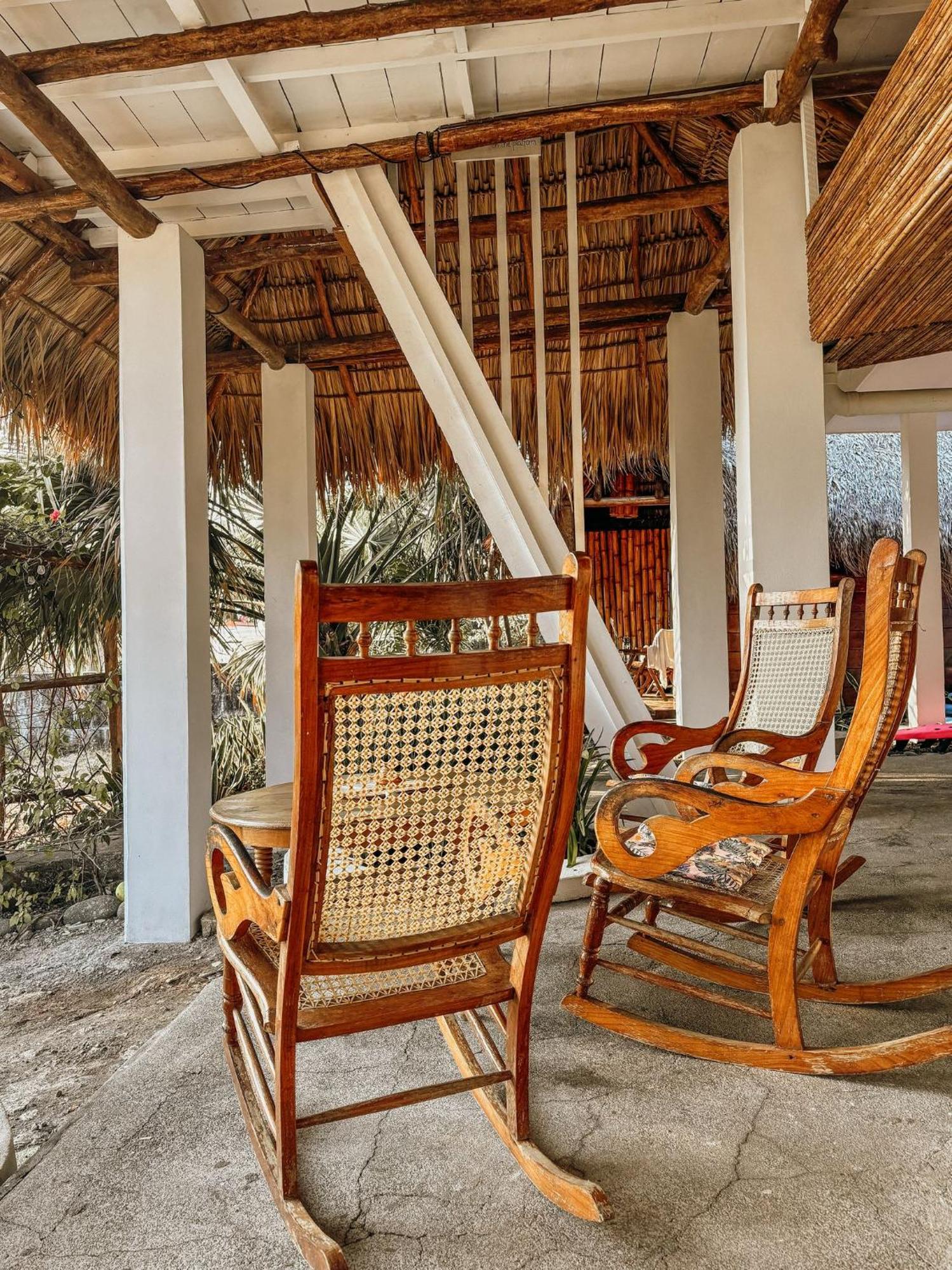 Nimbu Beachhouse Transito Luaran gambar